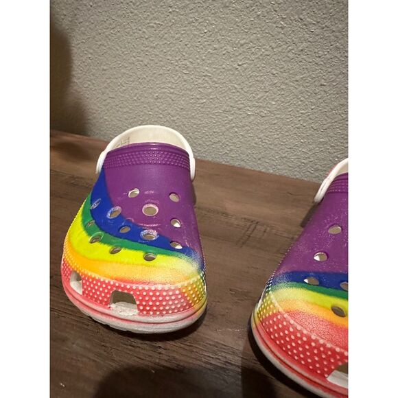 Crocs Classic Rainbow Dye Clog Unisex Colorful Comfort Shoes Size 12 - Picture 6 of 10